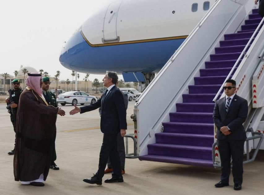 لمناقشة الوضع في غزة.. بلينكن يصل إلى السعودية