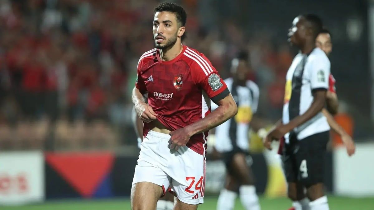 ميدو يطالب بعرض نجم الأهلي على طبيب نفسي