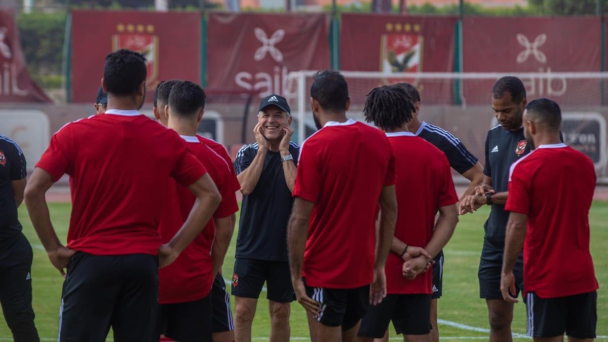 صِدام بين كولر ولاعب الأهلي المصري في غرفة الملابس