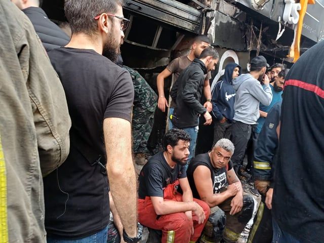 8 قتلى جراء حريق داخل مطعم في بيروت (فيديو)