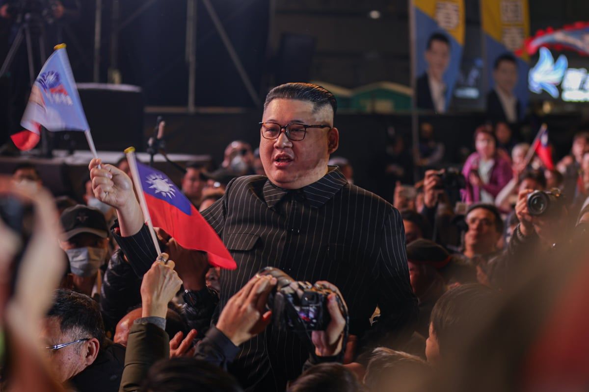 "الأب الودود".. أغنية كورية تمجّد الزعيم كيم تثير "جدلًا خفيًّا" (فيديو)