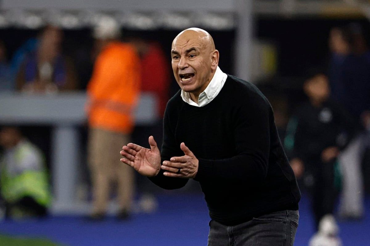 أول تعليق من حسام حسن حول مشاجرة محمد صلاح وكلوب