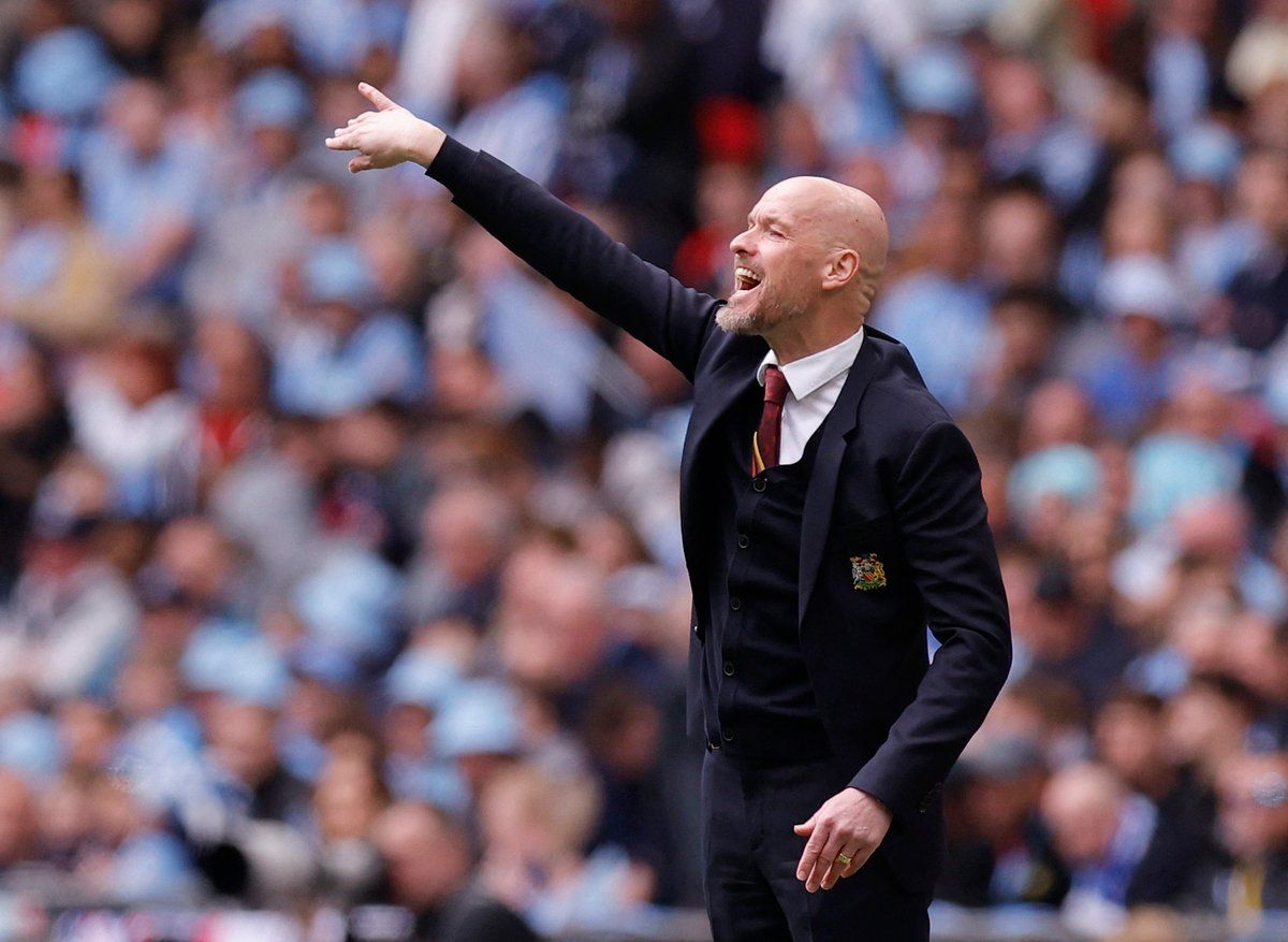 أسطورة هولندا: تين هاغ فقد الاحترام بسبب رونالدو