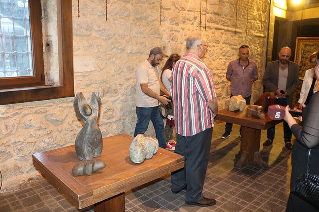 كيف تحولت المقاهي الثقافية في دمشق إلى مطاعم خمس نجوم؟