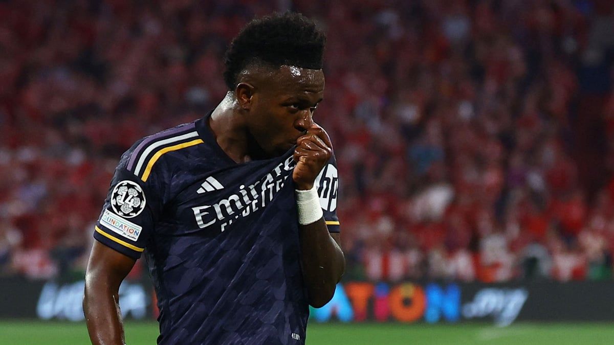 رد فعل رائع من فينيسيوس تجاه كروس بعد تمريرة هدف ريال مدريد (صور)