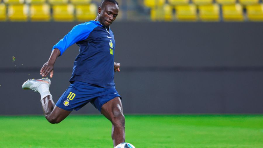 النصر يواجه الخليج من أجل اللحاق بالهلال