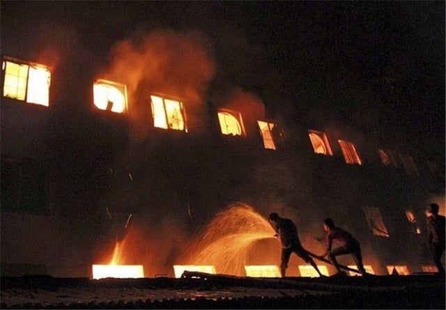 حريق مروع في قرية سياحية شمالي إيران (صور وفيديو)