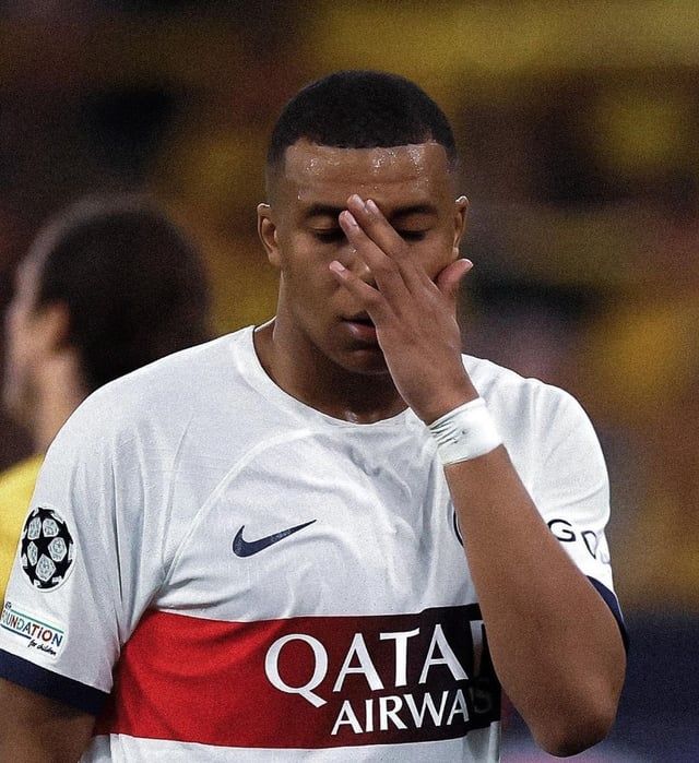 حزن وإحباط مبابي بعد الخسارة أمام دورتموند (صور)