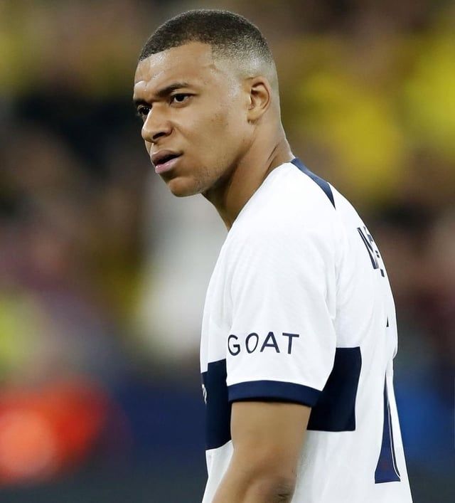 حزن وإحباط مبابي بعد الخسارة أمام دورتموند (صور)