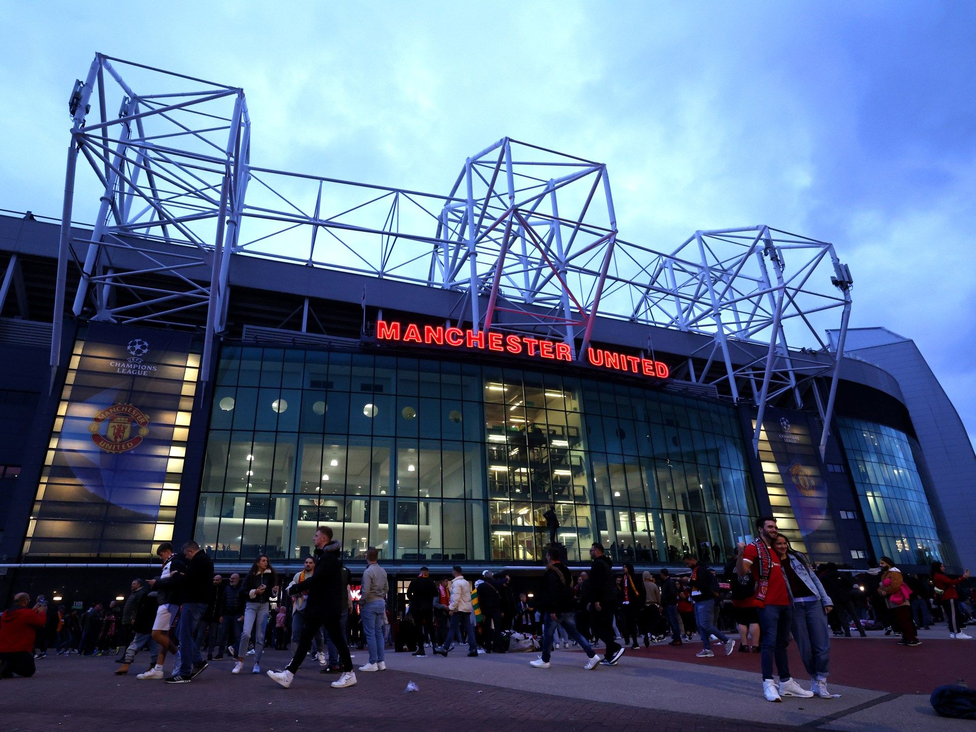 عانوا من إصابات دماغية.. 35 لاعبا يقاضون مؤسسات كرة قدم إنجليزية - موقع الخليج الان