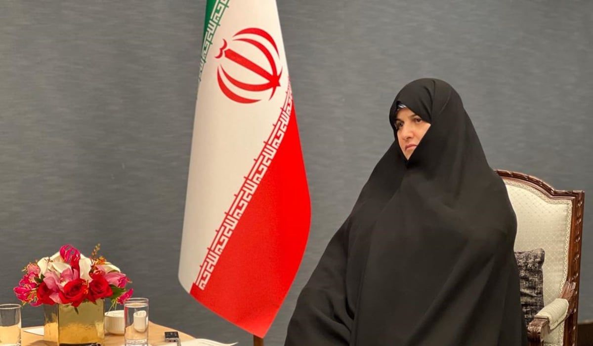 إيران.. تعيين زوجة رئيسي في منصبين جديدين