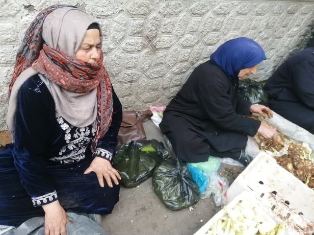 السوريون يجفّفون الخضار على طريقة الأجداد.. ويستغنون عن الثلاجات (صور)