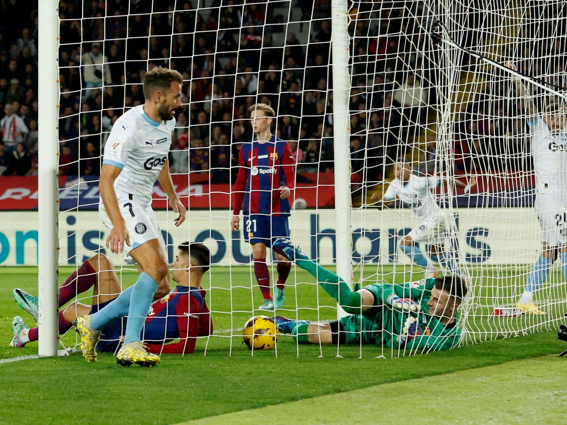 تشافي: نسعى للثأر.. ومدرب جيرونا: نتطلع لفوز تاريخي على برشلونة - موقع الخليج الان