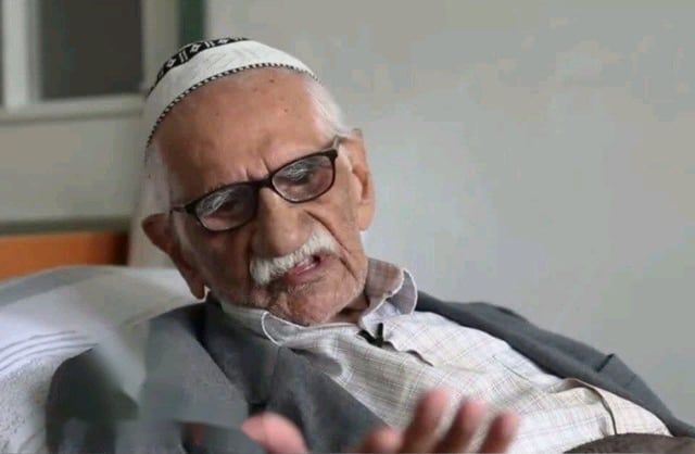 وفاة أقدم معلم في إيران