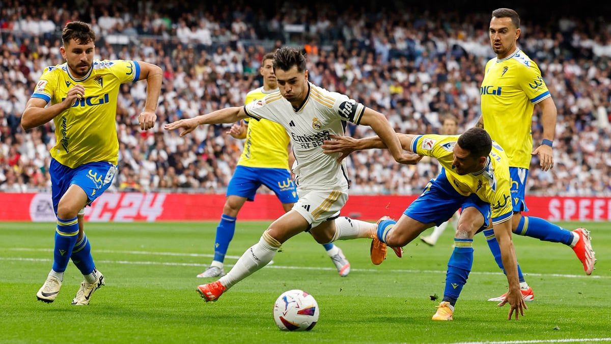 إبراهيم دياز يسجل هدفًا صاروخيًا في شباك قادش (فيديو)