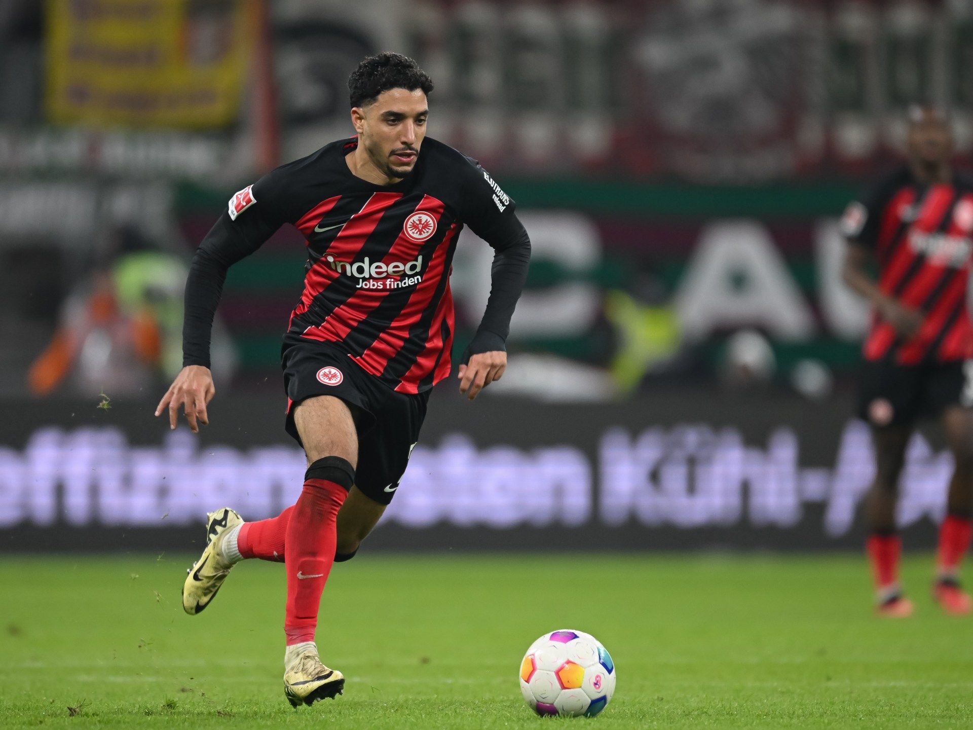 سيناريو غريب.. آينتراخت فرانكفورت قد يحتاج للخسارة للتأهل لدوري الأبطال - موقع الخليج الان