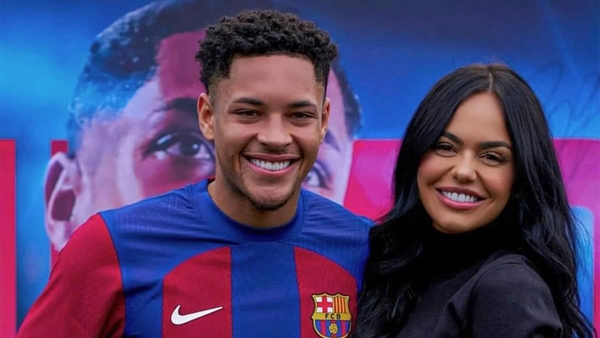 رد فعل زوجة مهاجم برشلونة بعد انتقادات واسعة لتصرفها