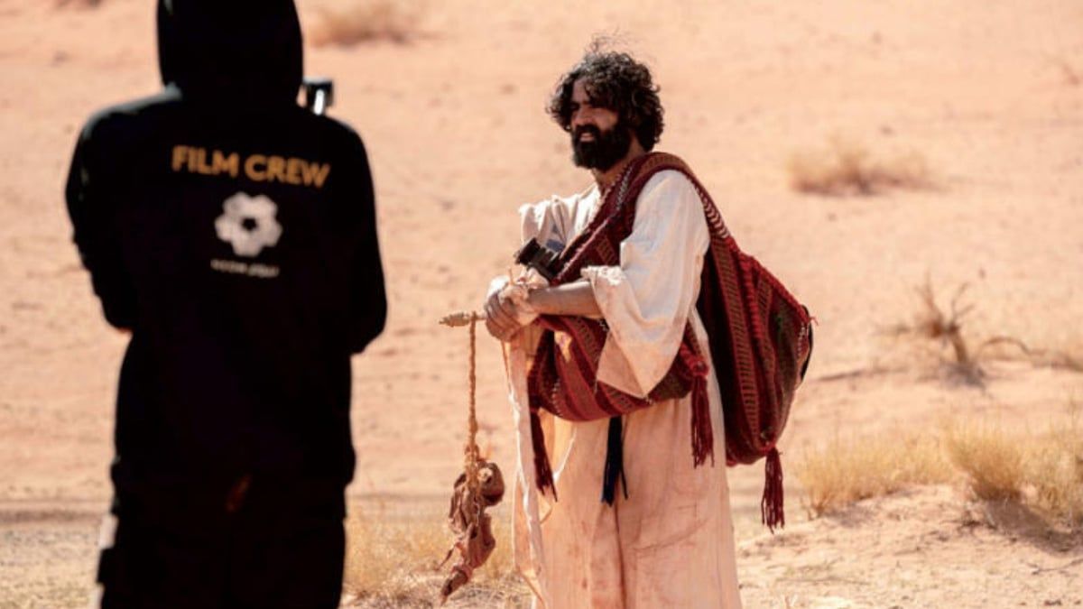 فيلم "بين الرمال".. دفاع إبداعي عن الحياة في السعودية وقيمها