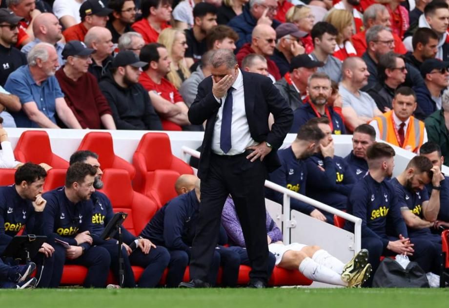 وكيل مدافع توتنهام ينتقد تكتيك المدرب