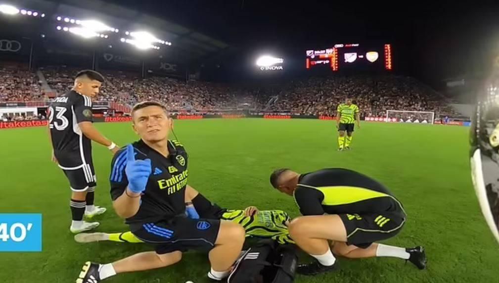 حكم يرتدي كاميرا لأول مرة في تاريخ الدوري الإنجليزي