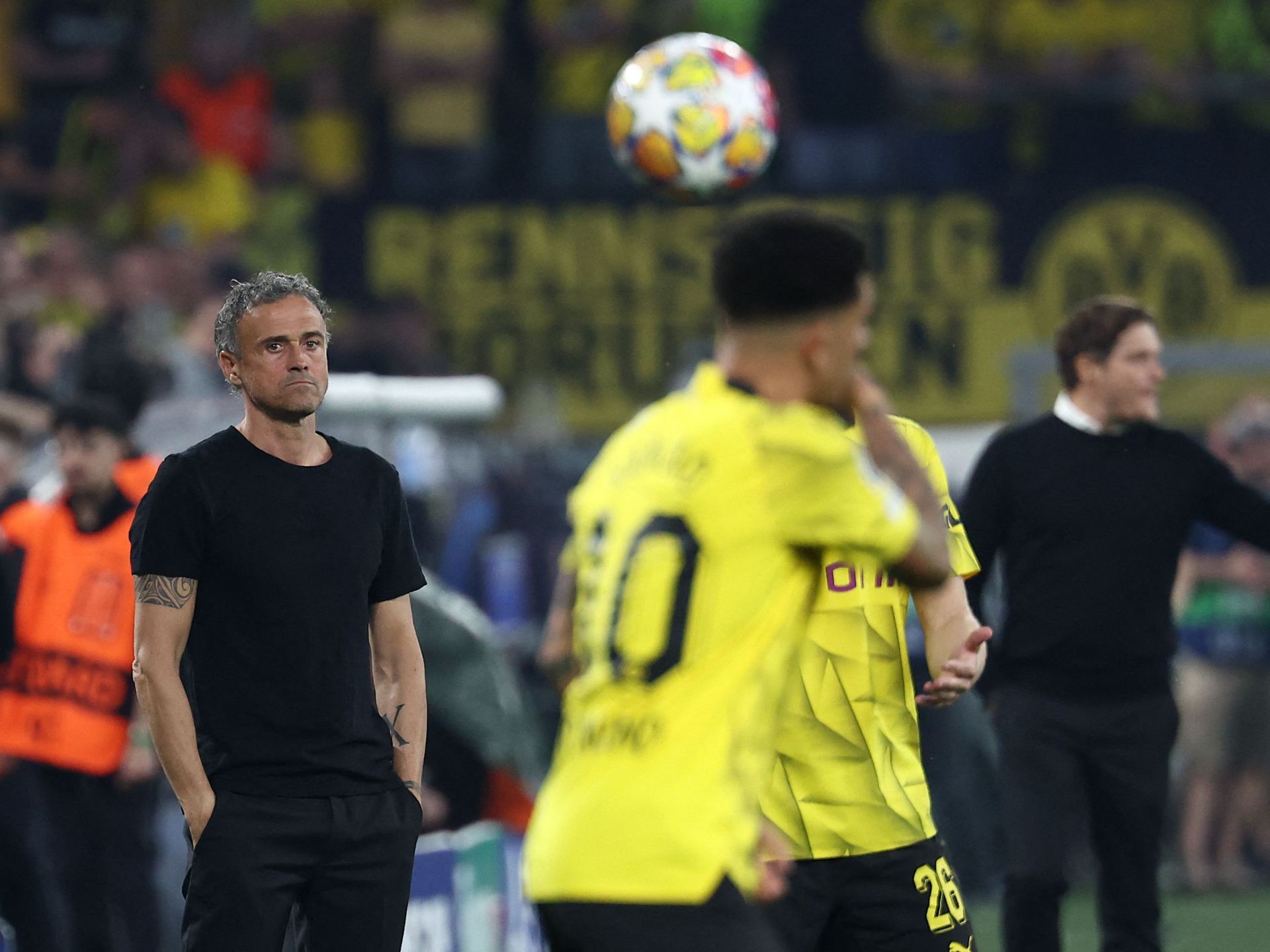 إنريكي يؤكد عدم انشغال سان جيرمان بتسجيل هدفين فقط أمام دورتموند - موقع الخليج الان