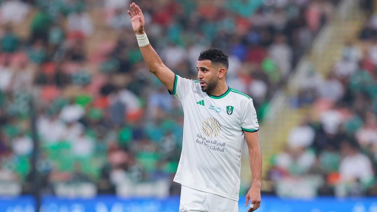 رغم مرور عامين.. رياض محرز يكرر نفس مراوغته لمدافع الهلال (فيديو)