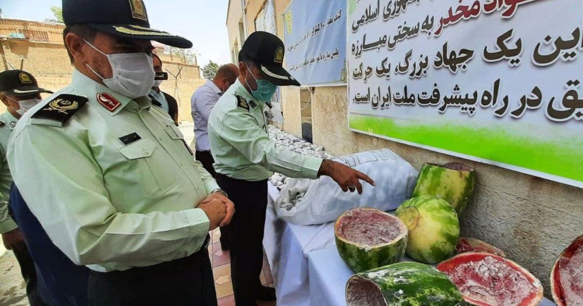 مخبّأة داخل بطيخ.. ضبط 100 كغم من "الأفيون" في إيران