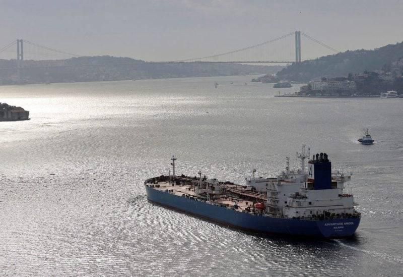 تركيا.. توقف الملاحة بمضيق البوسفور بسبب تعطل سفينة