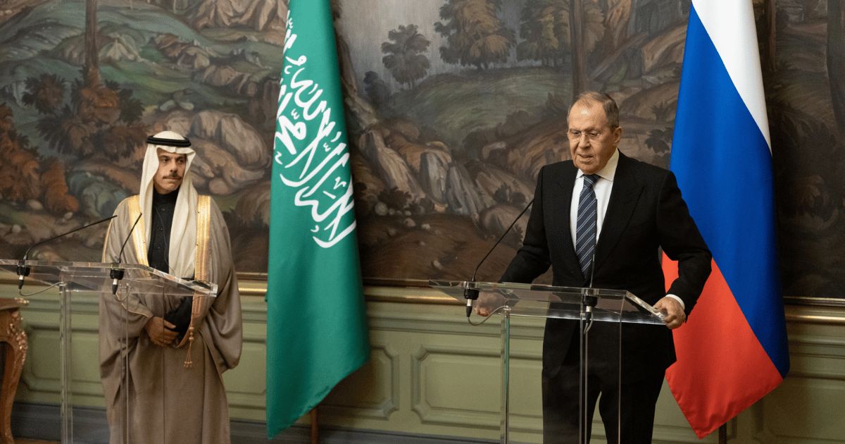 لافروف وبن فرحان يبحثان التصعيد في الشرق الأوسط