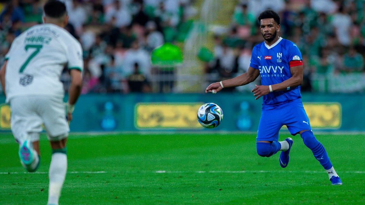 علي البليهي يصفع زميله في الهلال السعودي (فيديو)