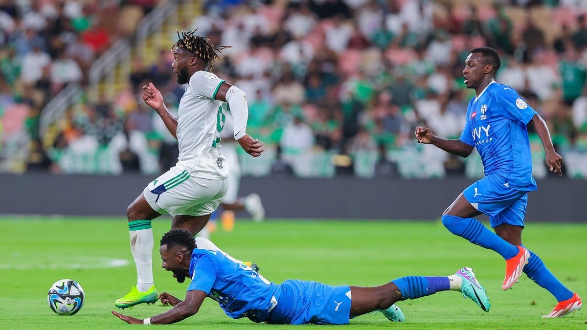 رئيس الأهلي السعودي يشن هجوما على التحكيم