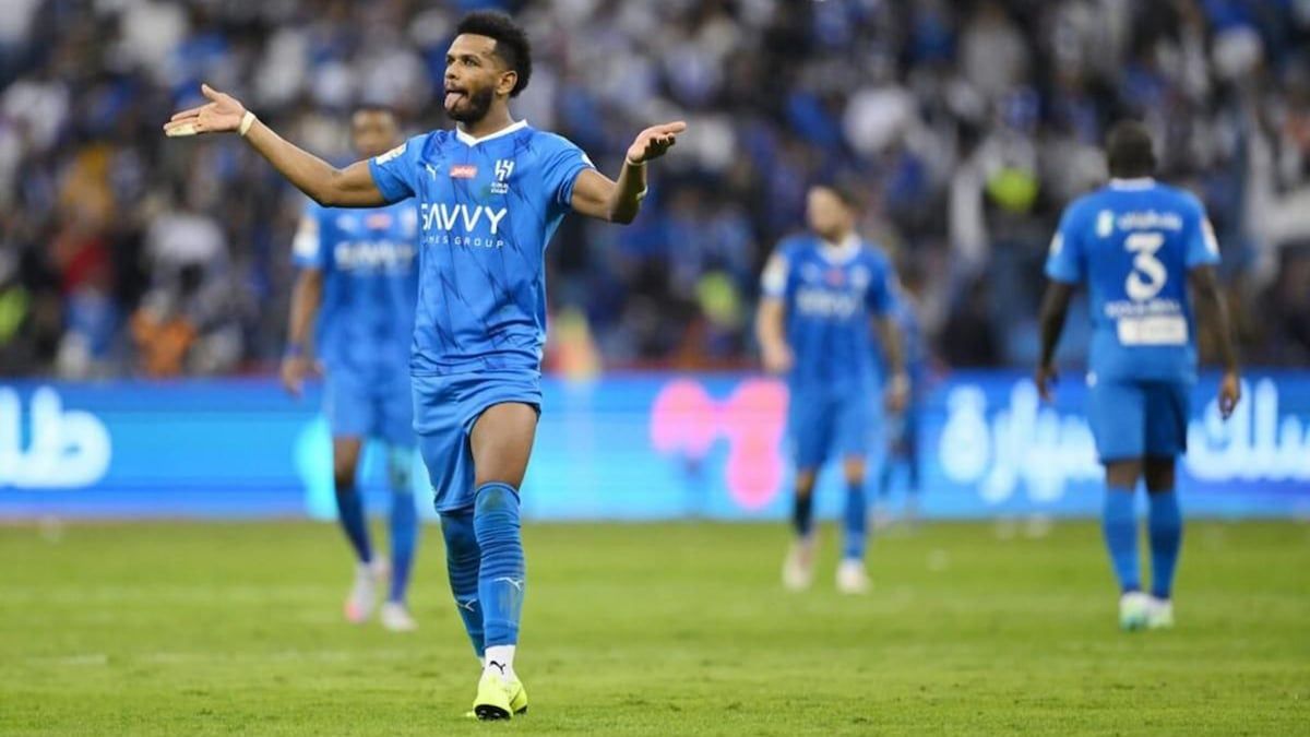 فيديو يظهر سبب صفعة البليهي لزميله في الهلال لودي (شاهد)