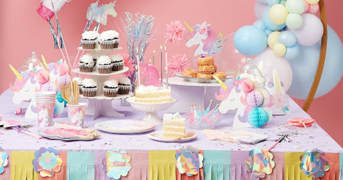 لم يأت أحد للاحتفال معها.. عيد ميلاد يكسر قلب طفلة