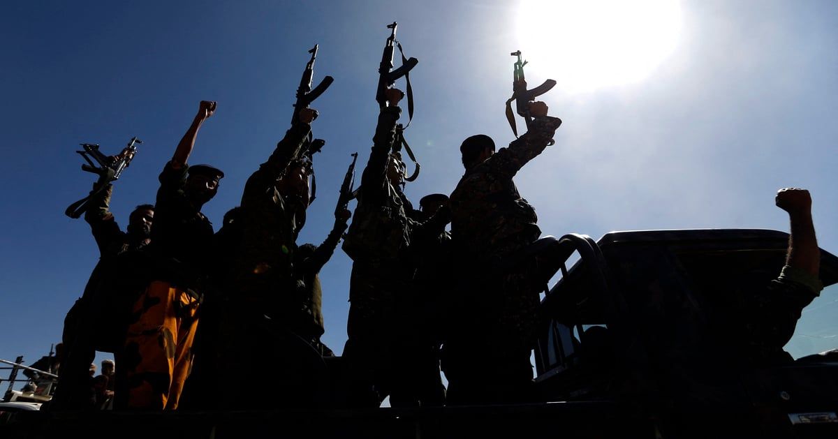 رغم الاختلافات.. ما طبيعة العلاقة بين الحوثيين والقاعدة في اليمن؟