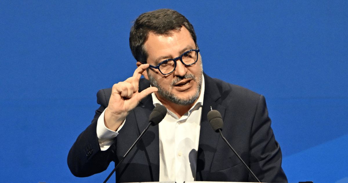 سالفيني يهاجم ماكرون: "خطير وبحاجة إلى تلقي العلاج"