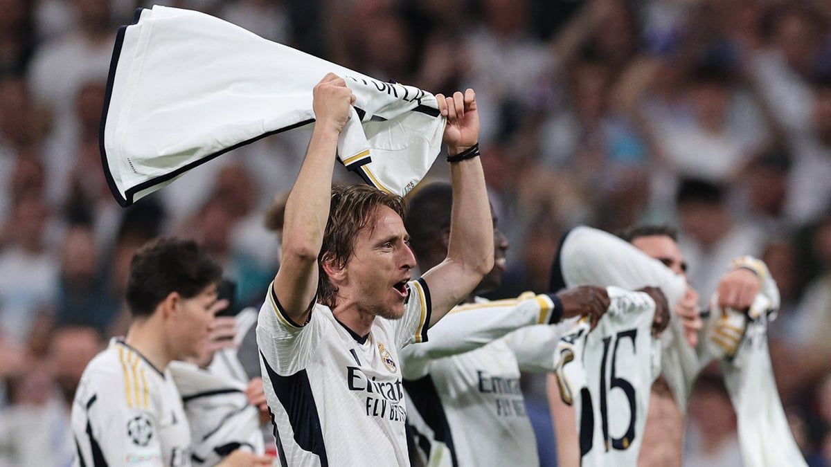 كما لم تراه من قبل.. سر احتفال مودريتش بقميص فالفيردي (فيديو)