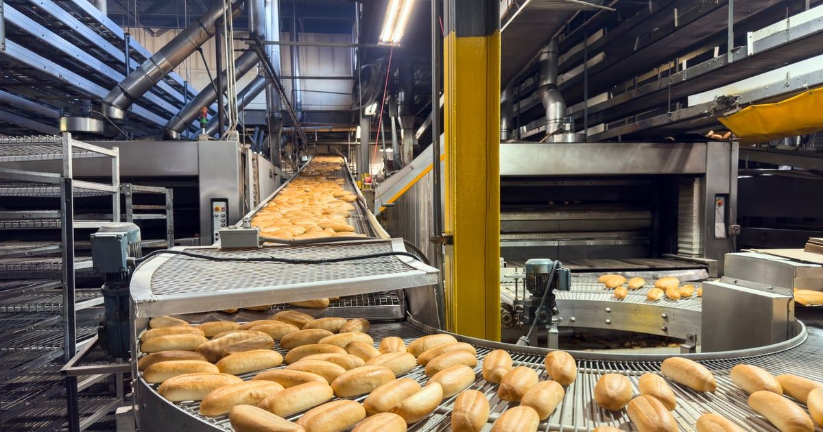 سحب خبز شهير من أسواق اليابان بسبب "فأر صغير أسود"