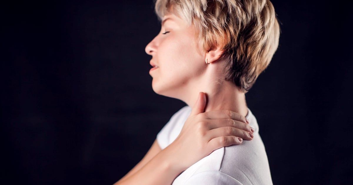 ما خطورة طقطقة الظهر والرقبة؟