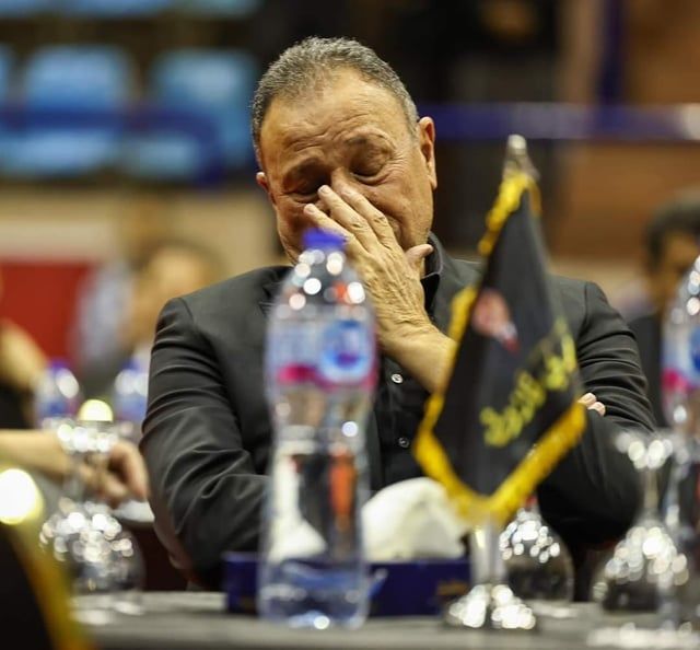 الخطيب يخفي دموعه في حفل تأبين العامري فاروق (صورة)