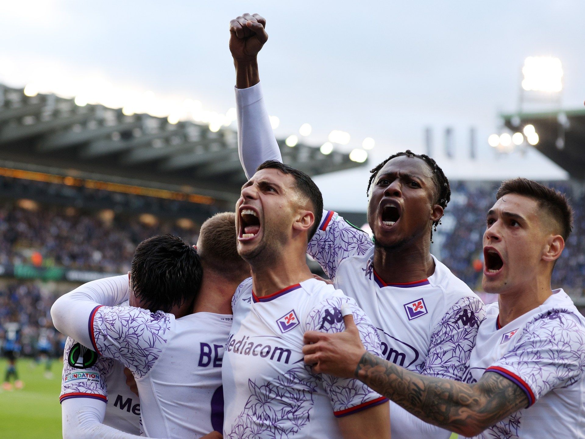 شاهد.. فيورنتينا يصعد لنهائي دوري المؤتمر الأوروبي - موقع الخليج الان