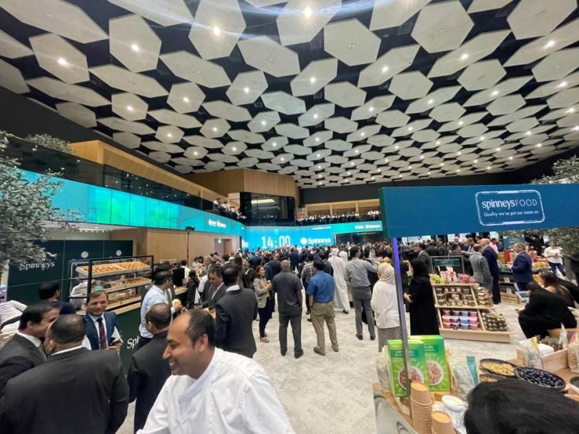 بالفيديو| إدراج أسهم سبينس في سوق دبي المالي