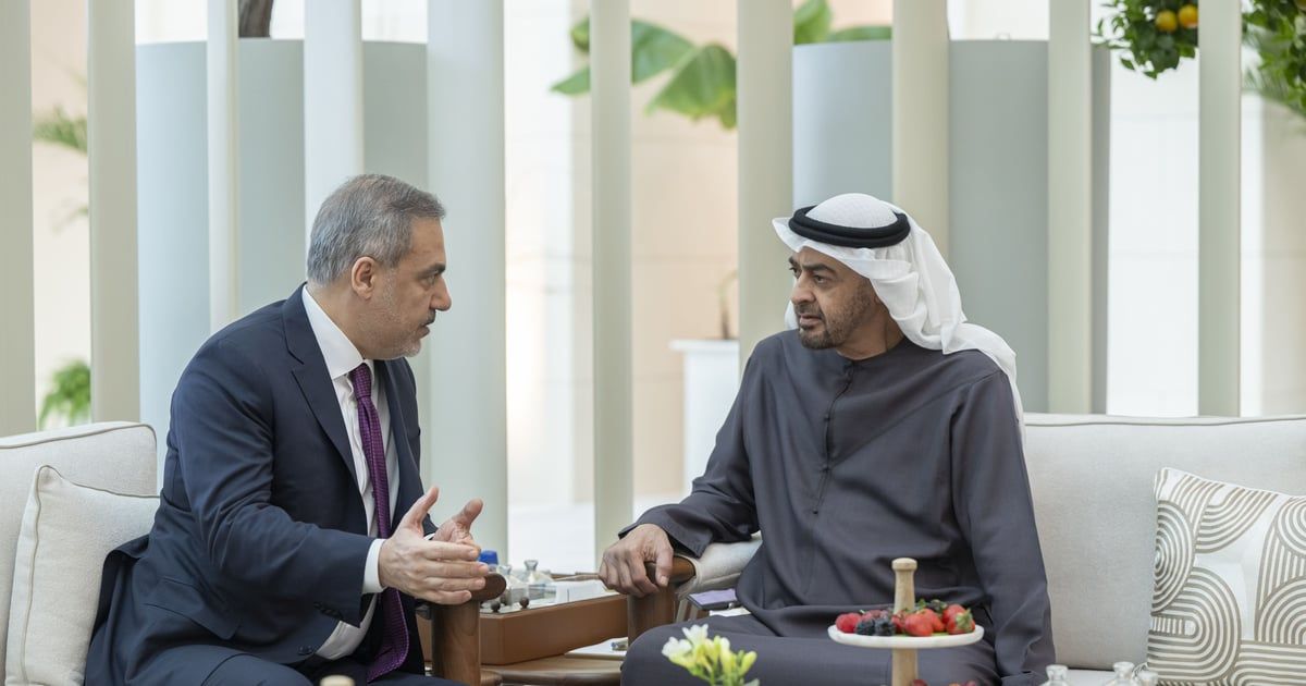 محمد بن زايد يؤكد دعم الإمارات لجهود تحقيق السلام الإقليمي والدولي