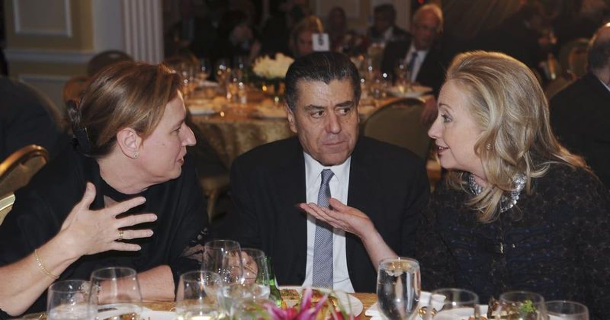 من هو "الديمقراطي المصري" الذي توعد بايدن بـ"سلاح" الناخبين اليهود؟