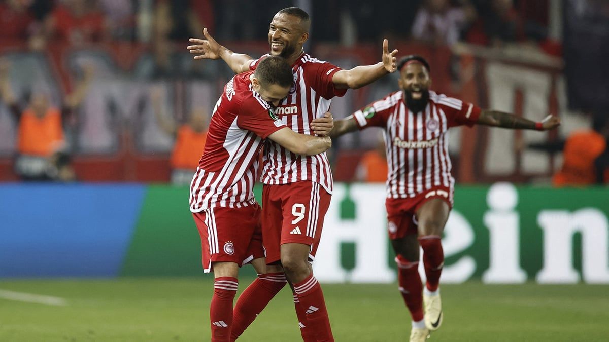 أيوب الكعبي يطيح بأستون فيلا من دوري المؤتمر