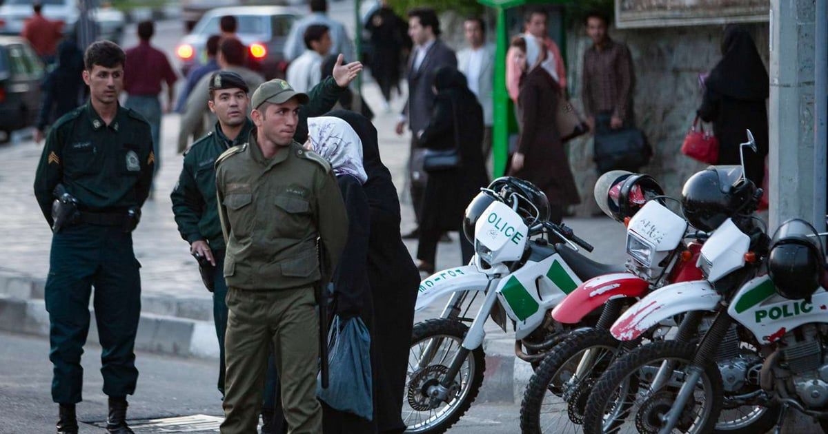 إيران تعتقل اثنين من فناني الراب في شيراز