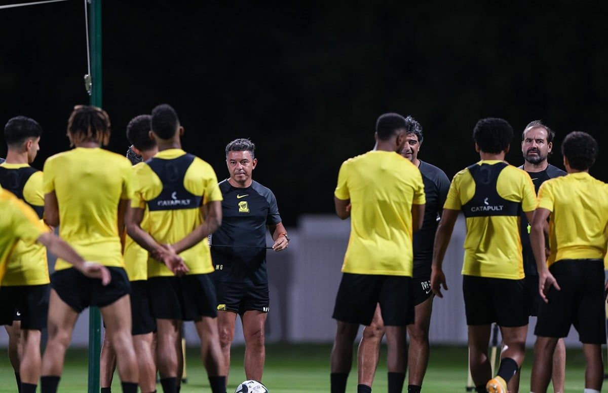 أسطورة الهلال يوجه اتهامات خطيرة للاعبي الاتحاد السعودي (فيديو)