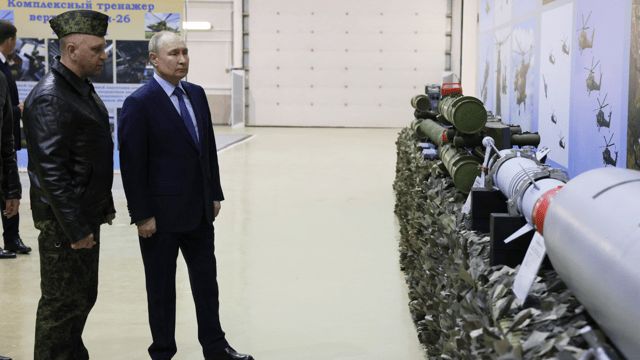 ما رسائل بوتين من وراء قراره بإجراء مناورات نووية؟