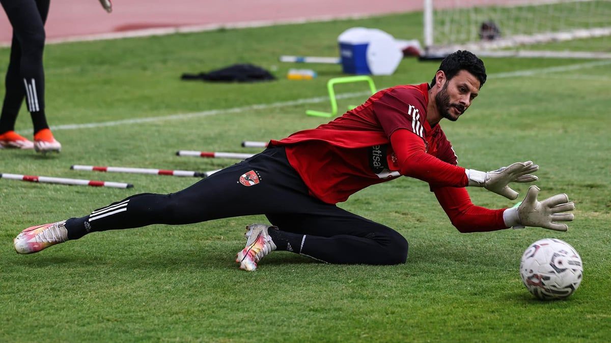 الأهلي المصري يعاقب الشناوي