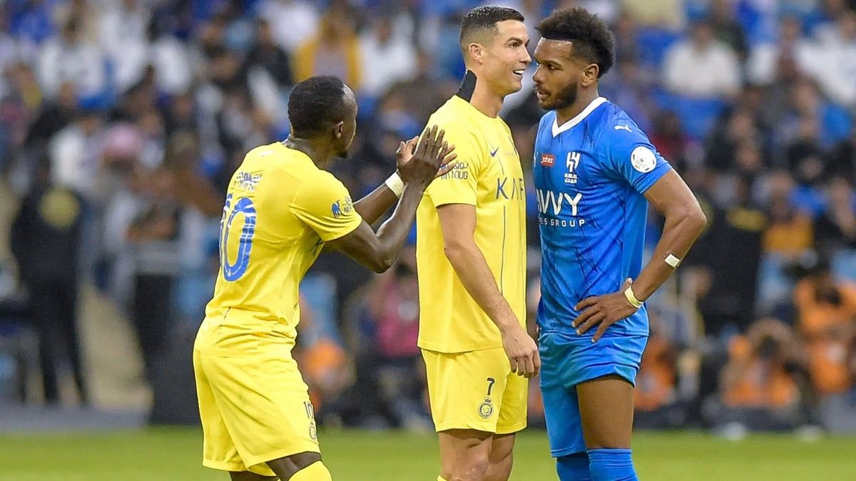 أشعل الاحتفالات.. علي البليهي يسخر من رونالدو وبنزيما (صورة)