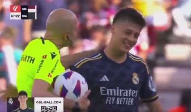 تصرف الحكم مع أردا غولر بعد هدف ريال مدريد يثير جدلا (فيديو)
